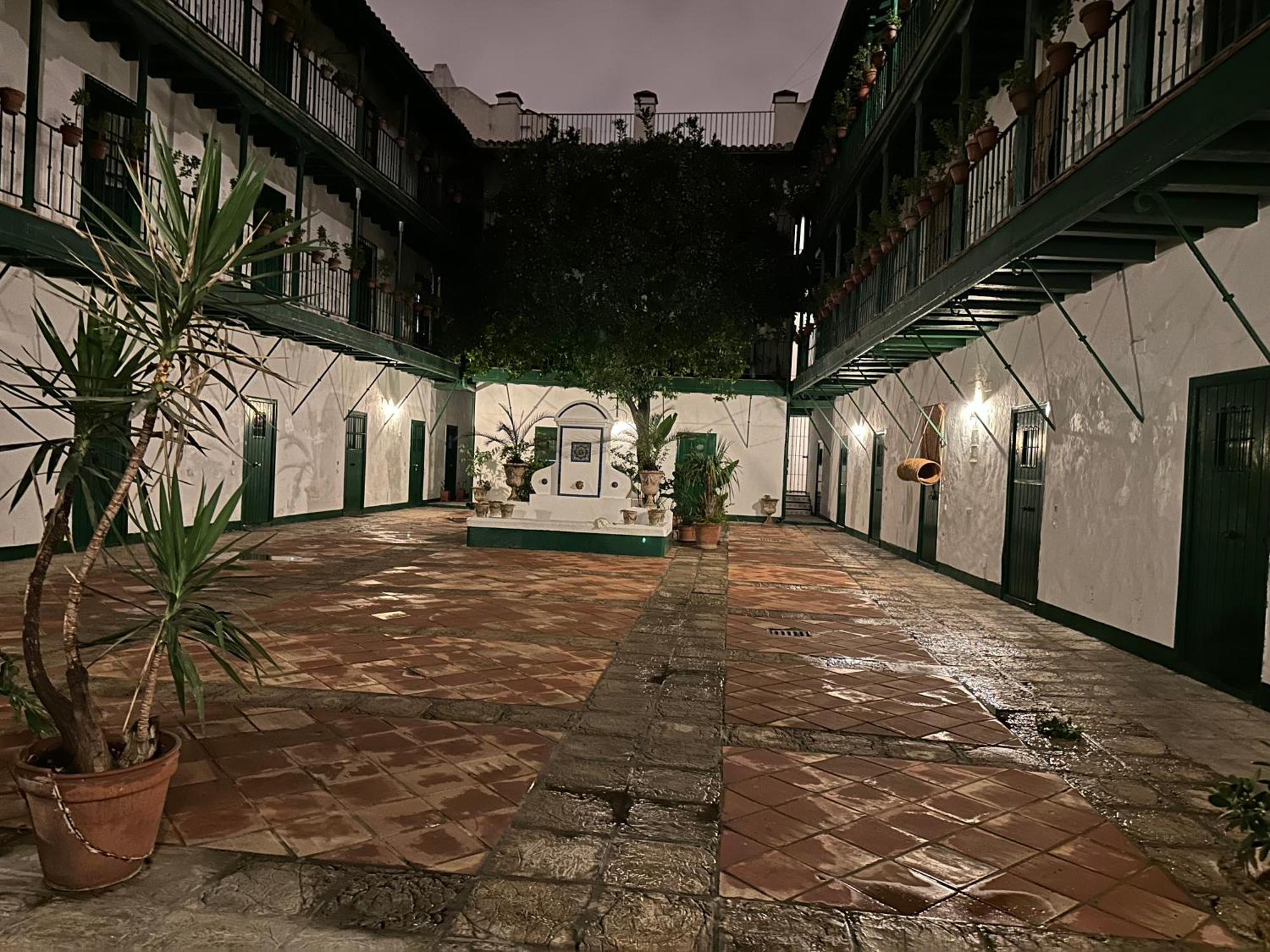 Casa Duque Compartida Familiar 1-Habitacion Con Bano Propio Seville Ngoại thất bức ảnh